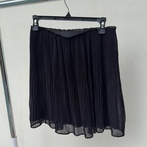 H&M Black Pleated Chiffon Mini Skirt Size 6